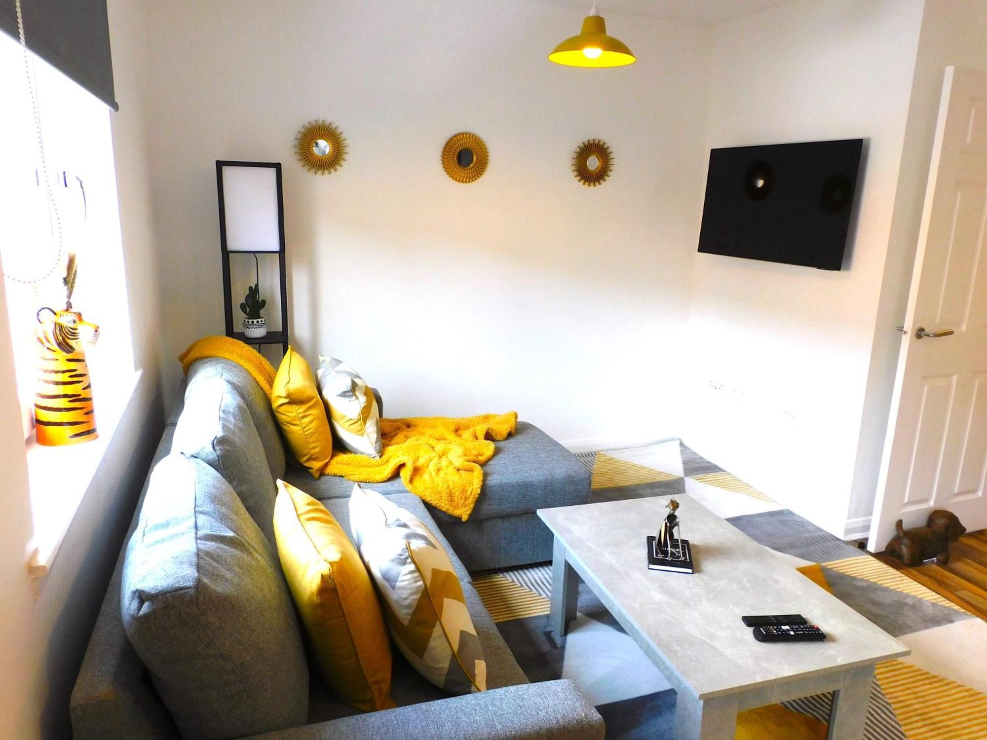 Newly Refurbished 1 Bed Apt In Hamilton Close To Station And Local Amenities Extérieur photo