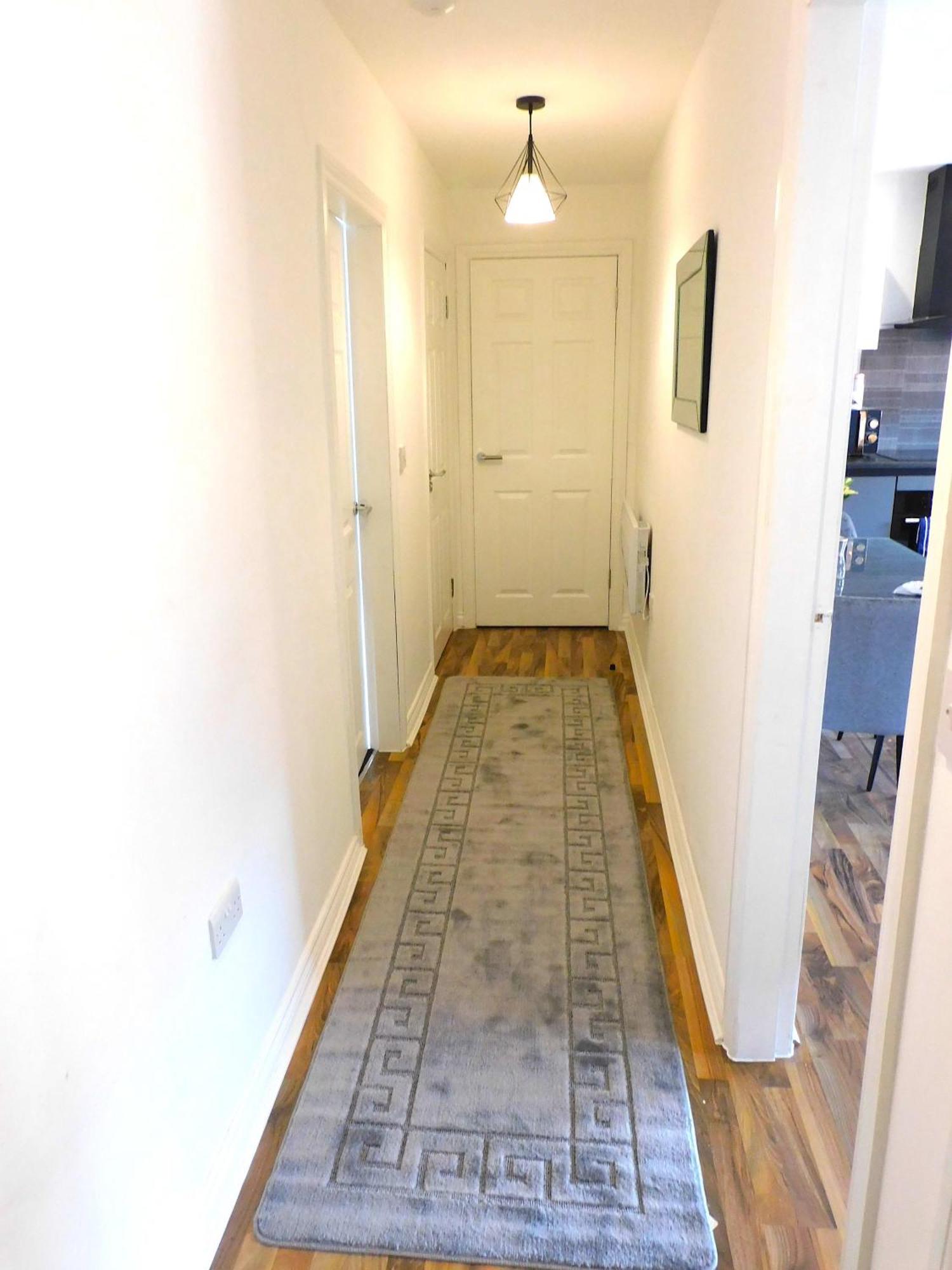 Newly Refurbished 1 Bed Apt In Hamilton Close To Station And Local Amenities Extérieur photo